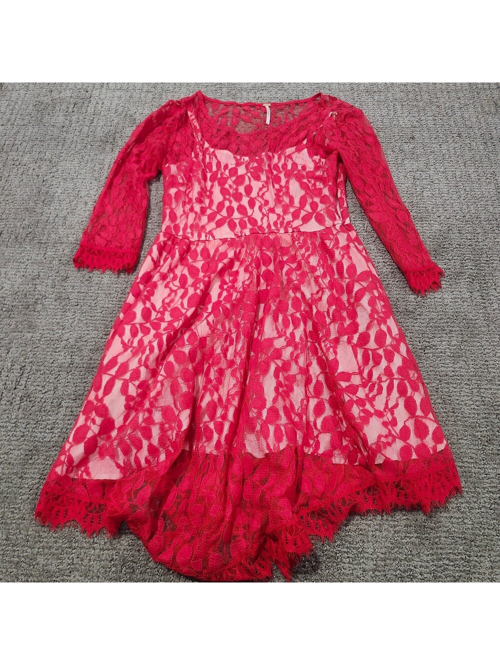 Free People Red Lace Dress Size 2 with 3/4 Sleeves and Scalloped Hem